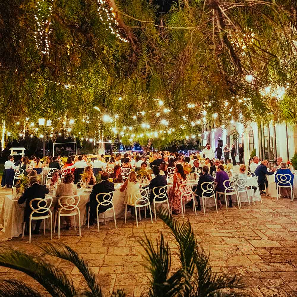 Ricevimento di matrimonio nel giardino di Villa Ciccorosella